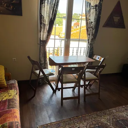 The Old Stone House Apartment